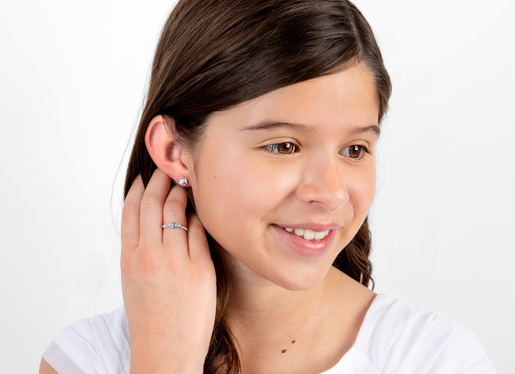 Ring Shown on 9 Year Old Girl